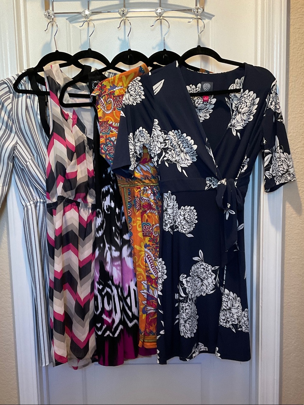 Lot of 5 dresses: BCX, Vince Camuto, Gap, H&M. Sizes 6, 8,M,